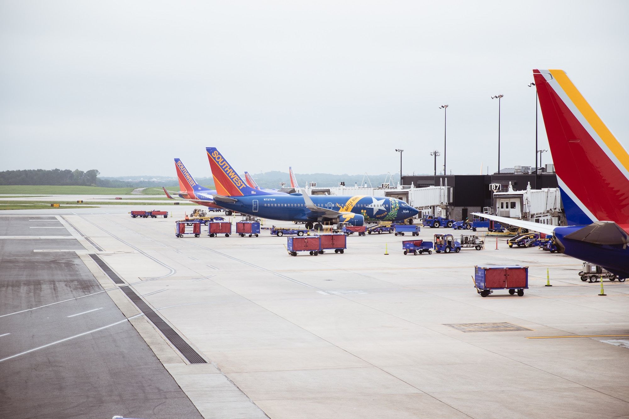 Southwest air cheap baggage weight limit